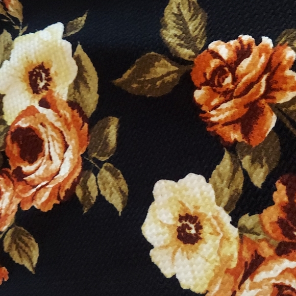 6 for $8 M&M skirt - Picture 7 of 7